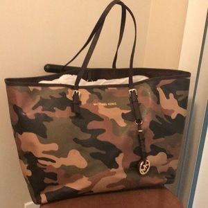 Jet set travel unique CAMO Michael Kors